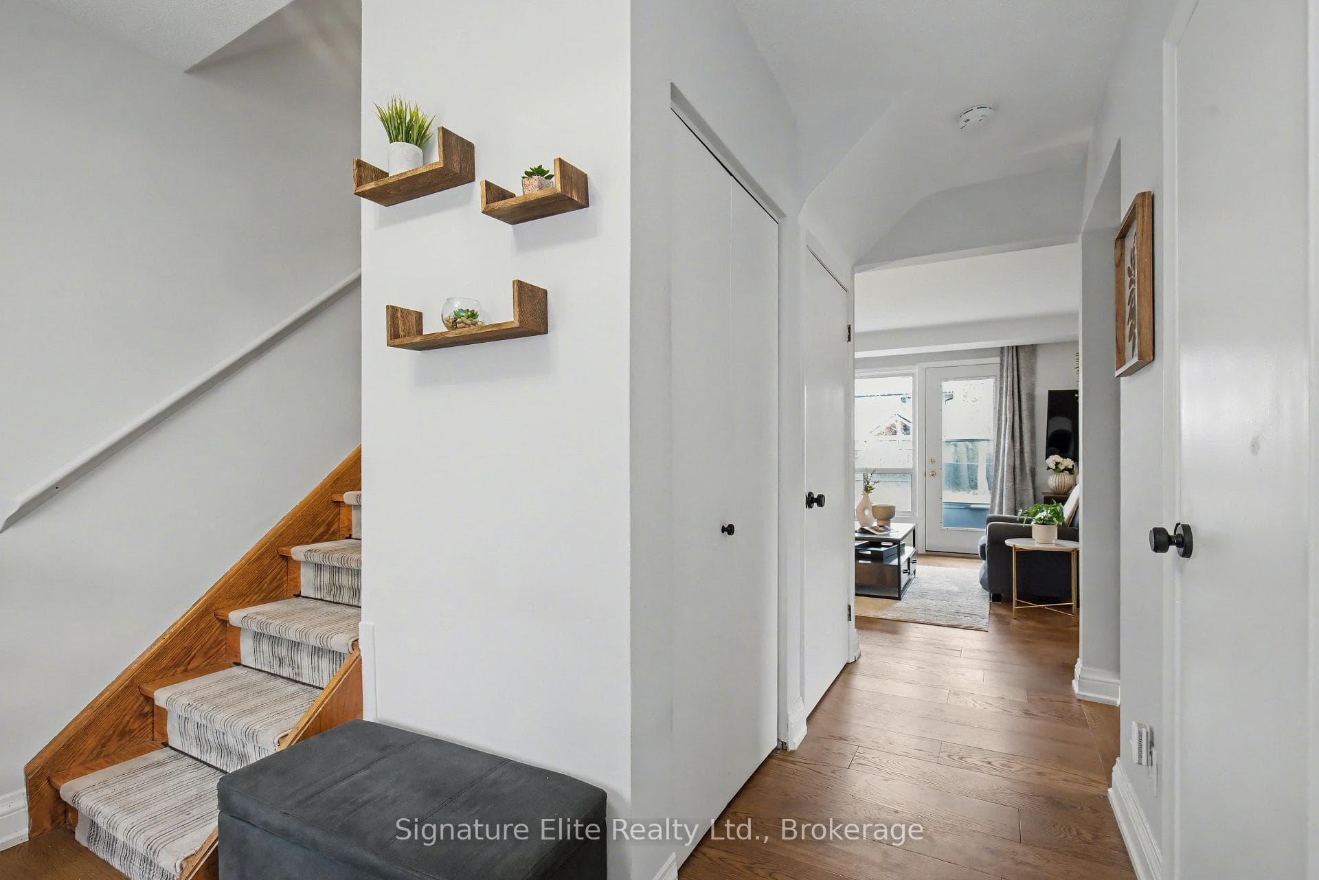 276 Guildwood Parkway photo 22