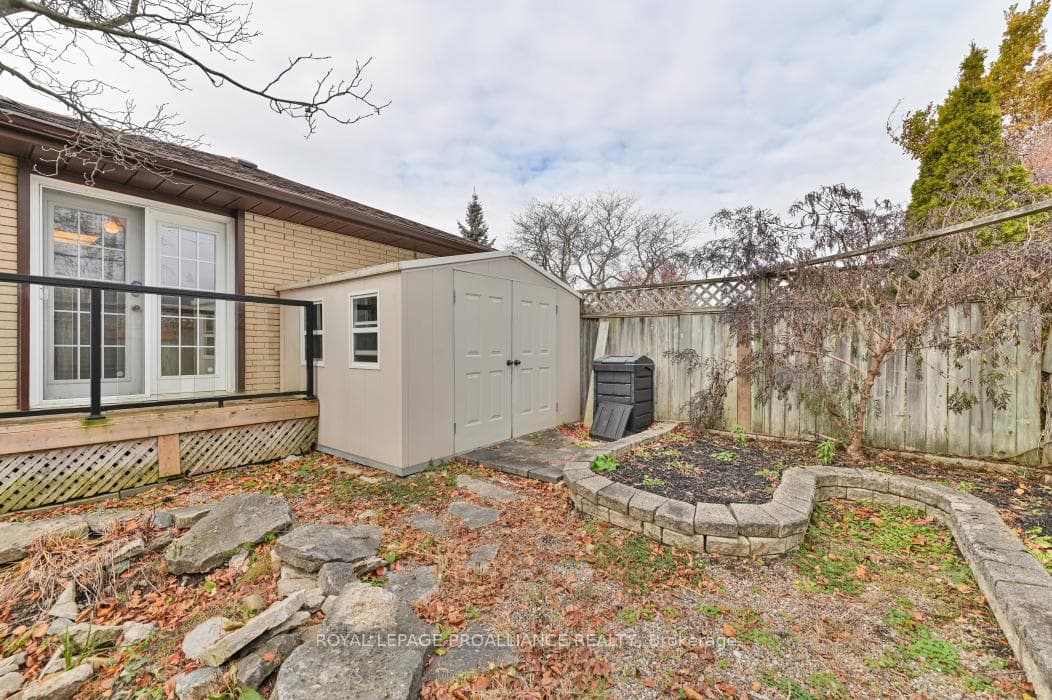 48 Janlyn Crescent photo 35