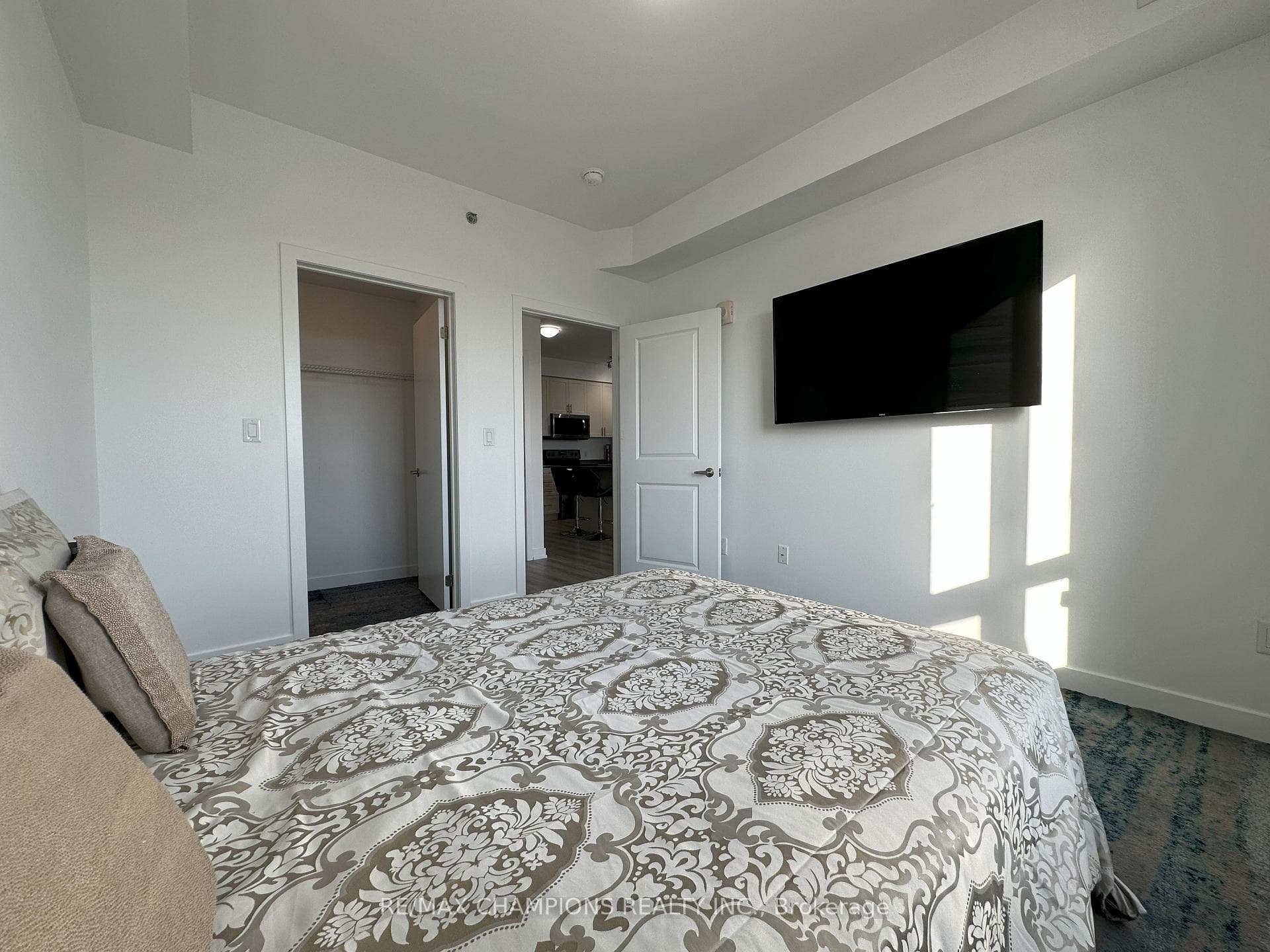 2490 Old Bronte Road Unit 618 photo 18