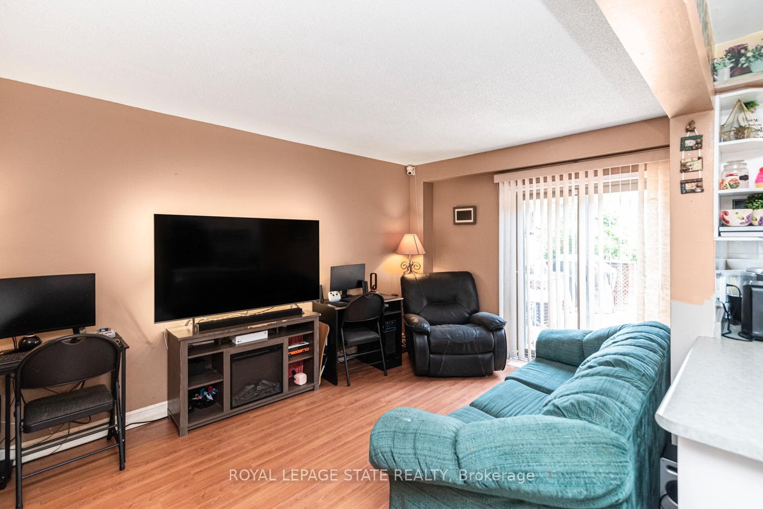 127 Terni Boulevard photo 6