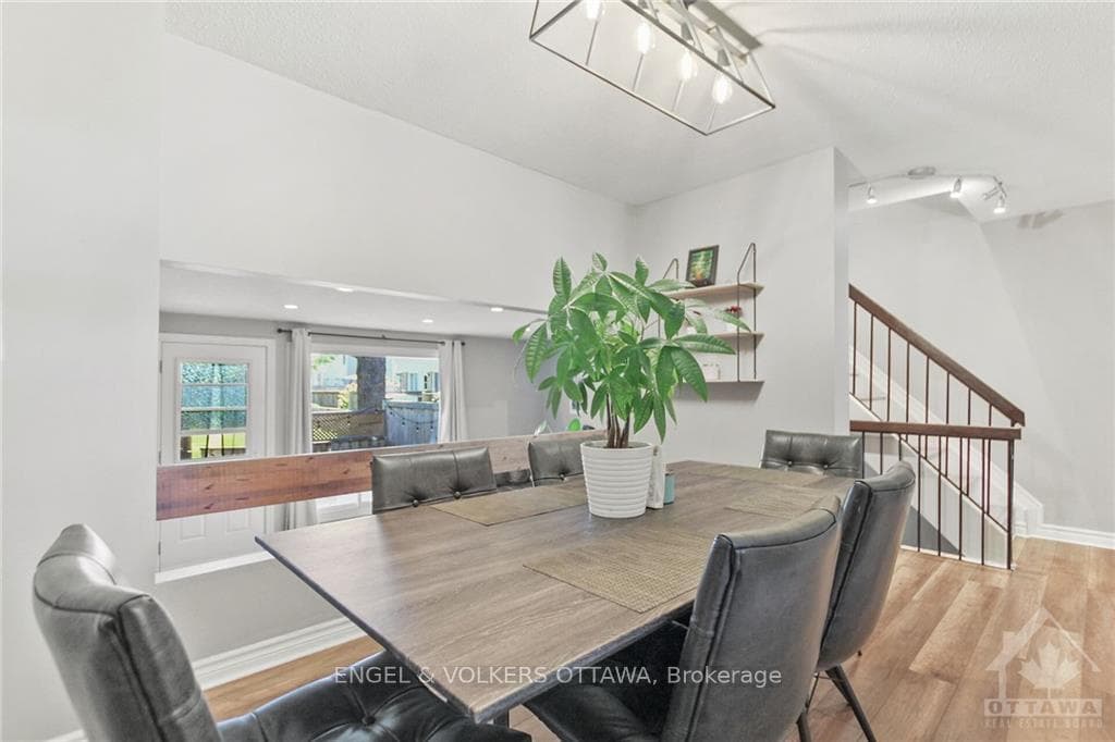 63 MALVERN Drive photo 9