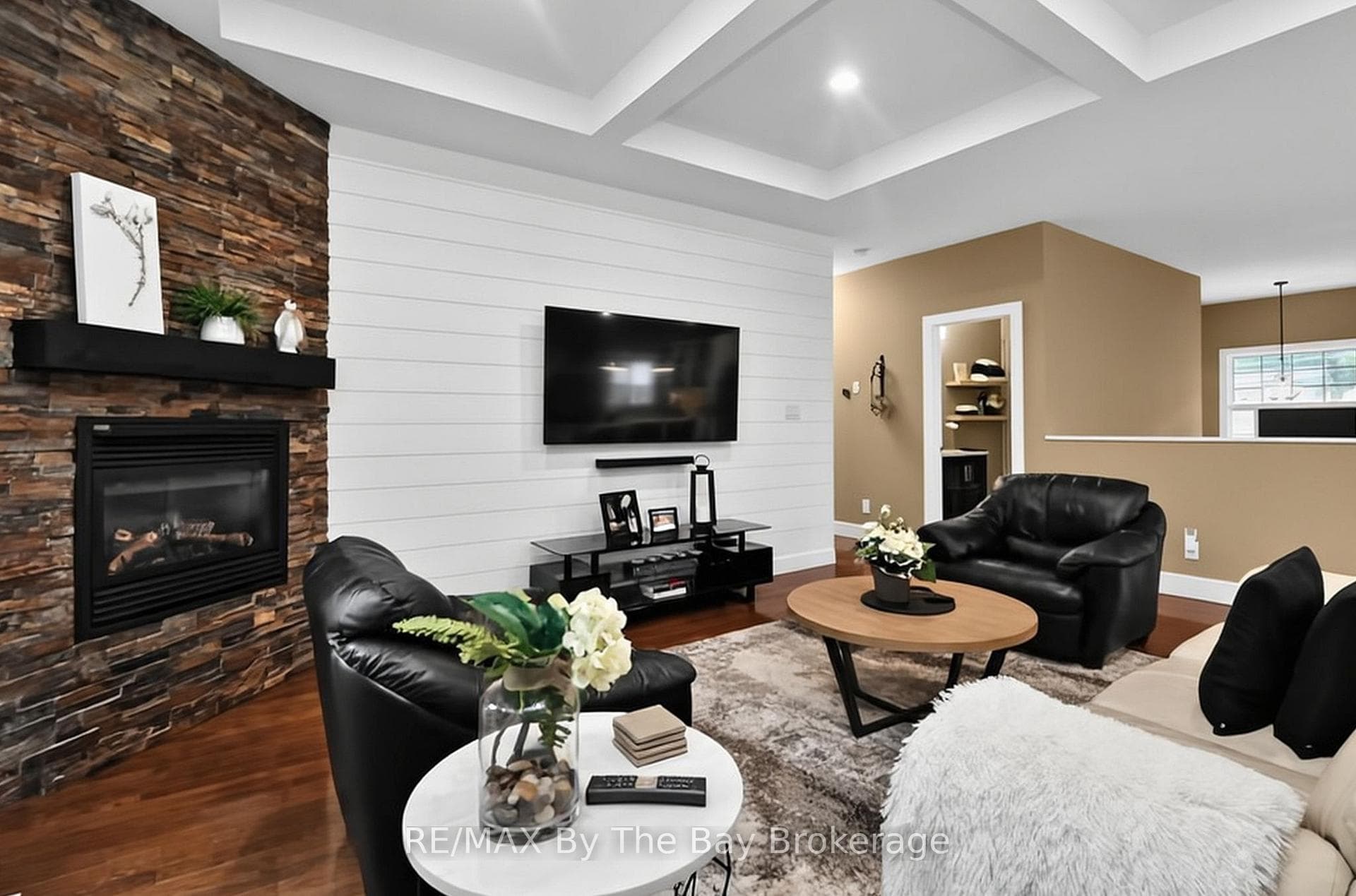 7 Downer Crescent photo 6