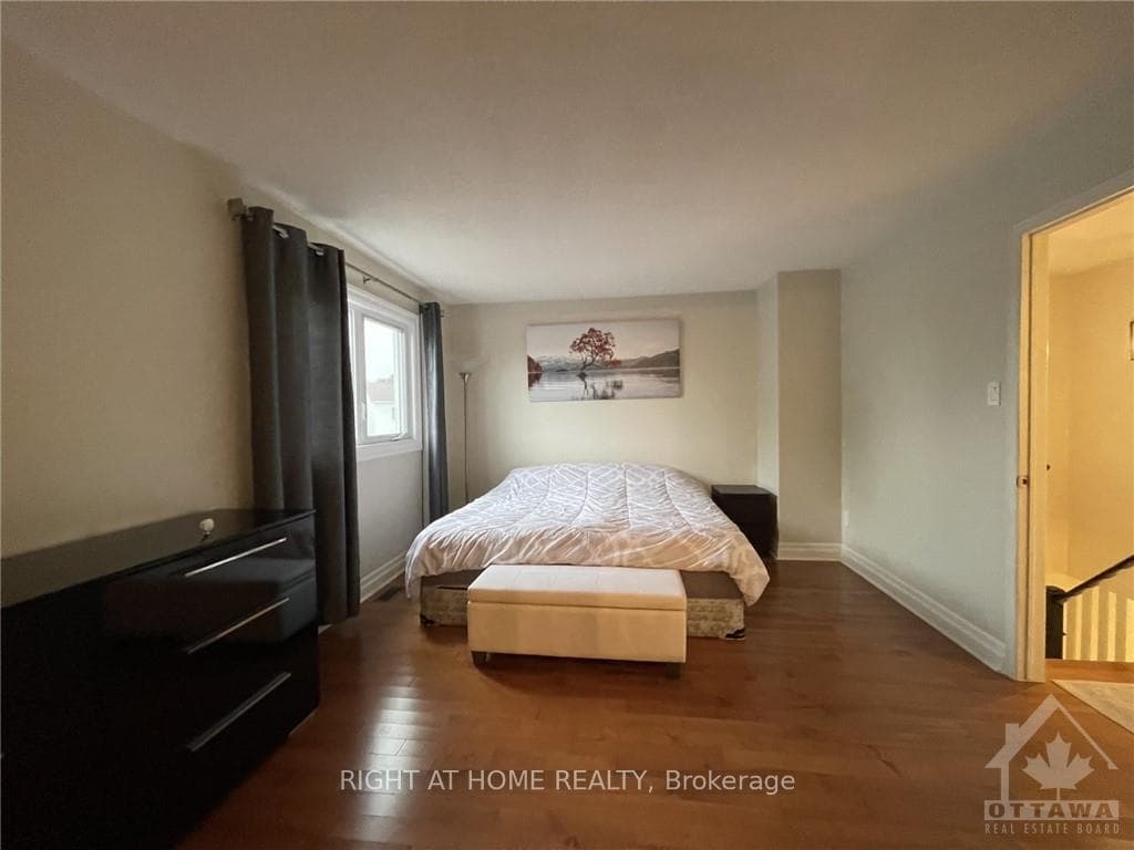 2090 SUNLAND Drive photo 8