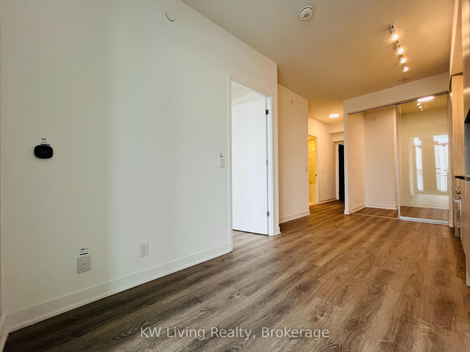 180 Front Street Unit 3908 photo 8