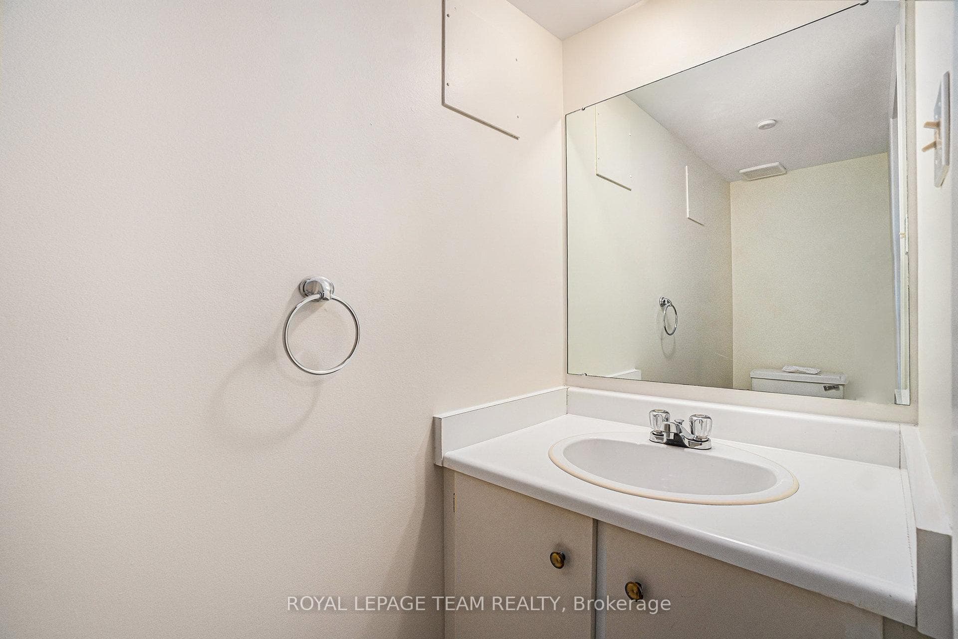 440 Kintyre Private photo 11