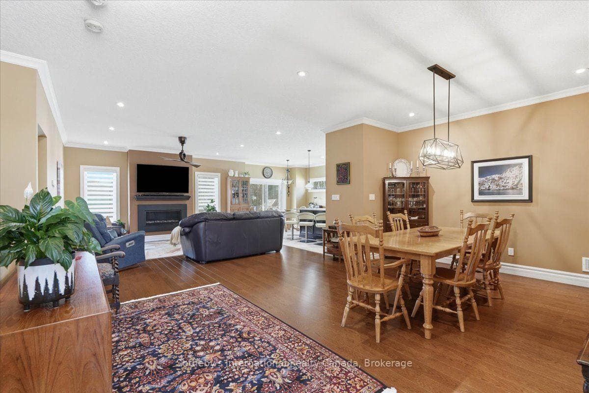 7 Conger Drive photo 5