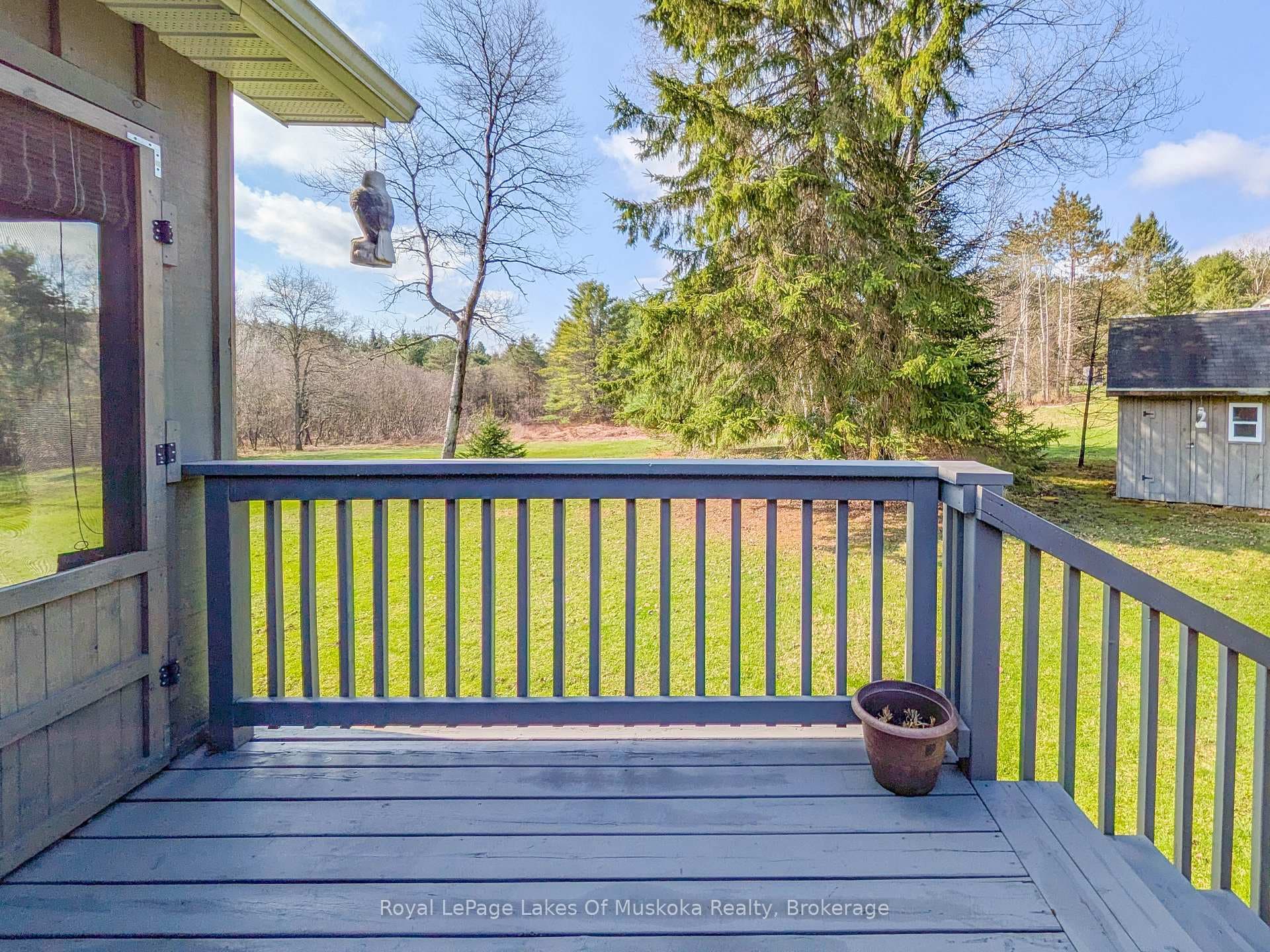 87 Laneige Avenue photo 16