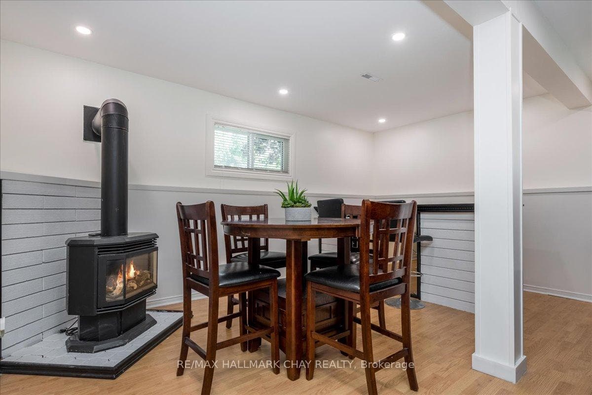203 Calford Street photo 18