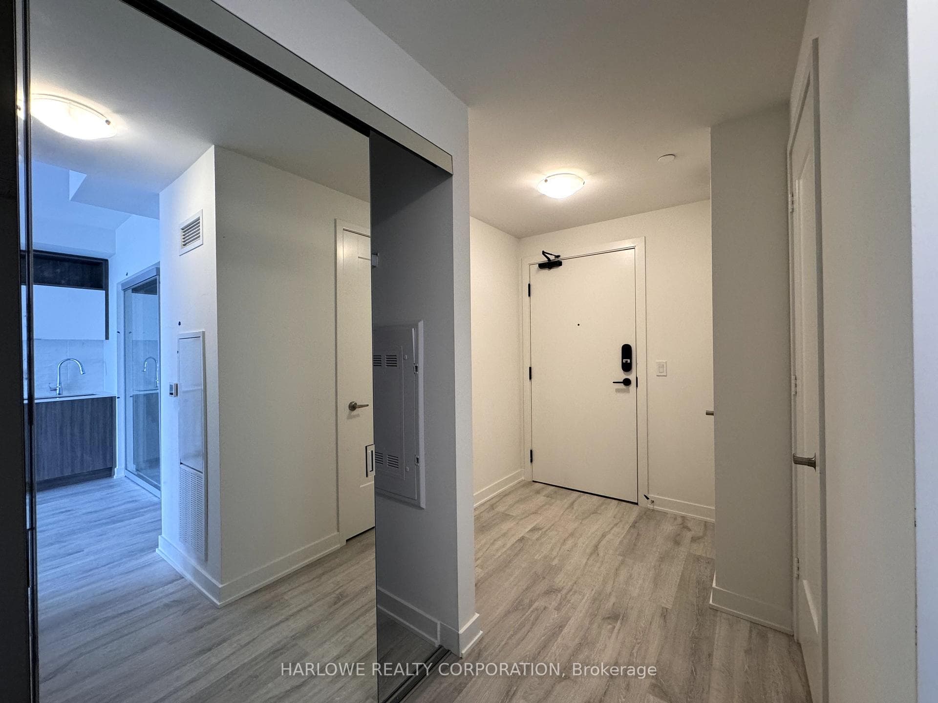 70 Princess Street Unit 2103 E photo 23