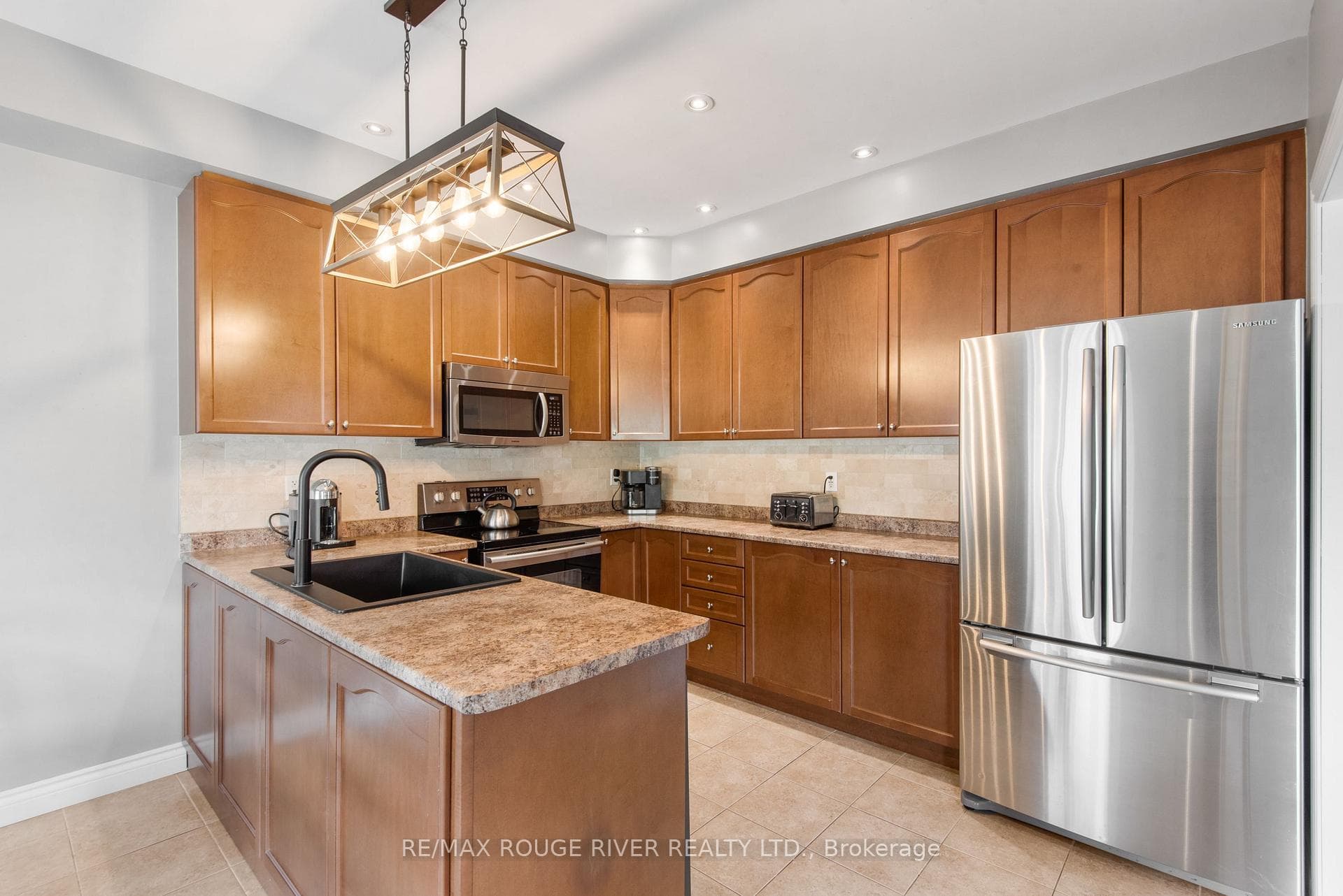 46 Morningstar Avenue photo 5