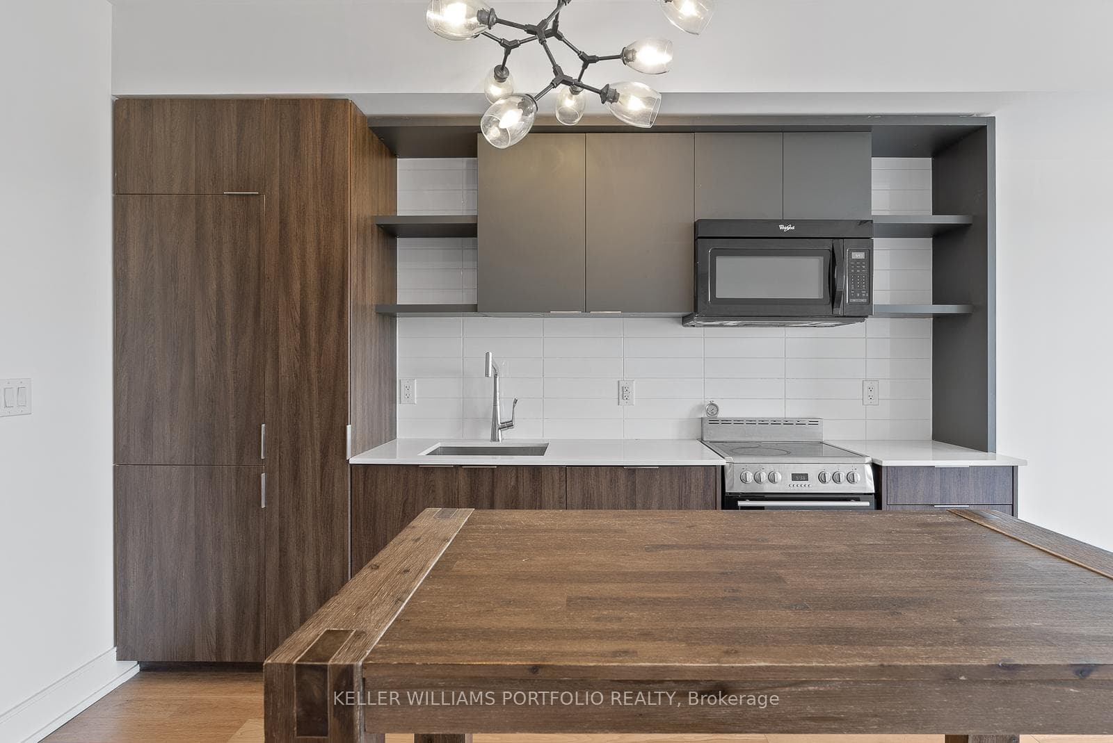 6 Parkwood Avenue Unit 310 photo 8
