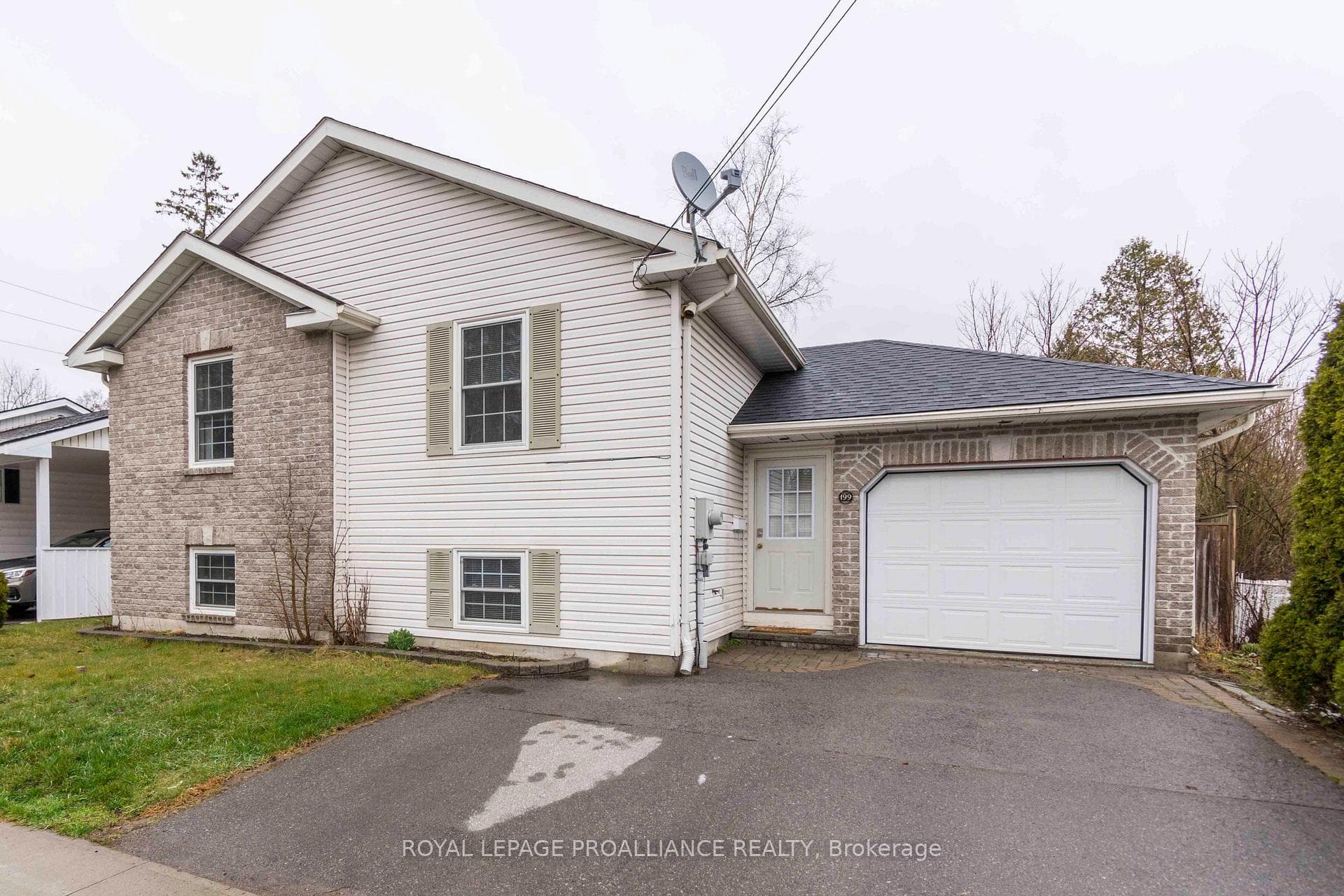 199 Yeomans Street photo 1