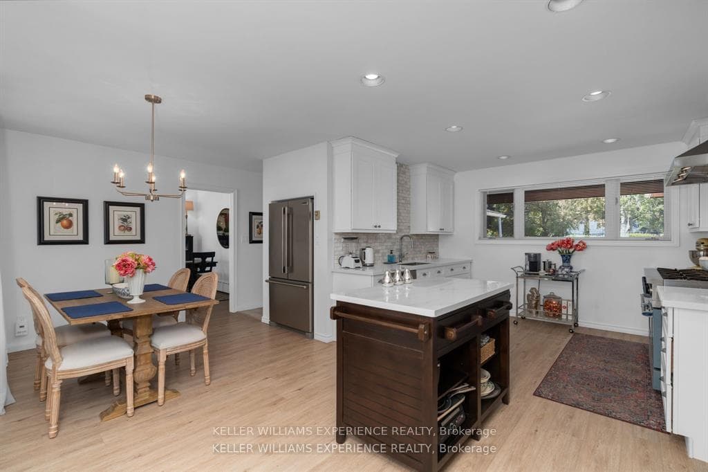 18 Maple Drive photo 6