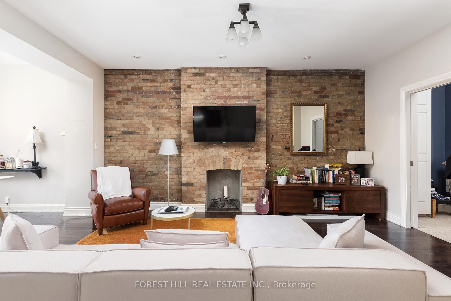 105 Balmoral Avenue Unit 3 photo 1