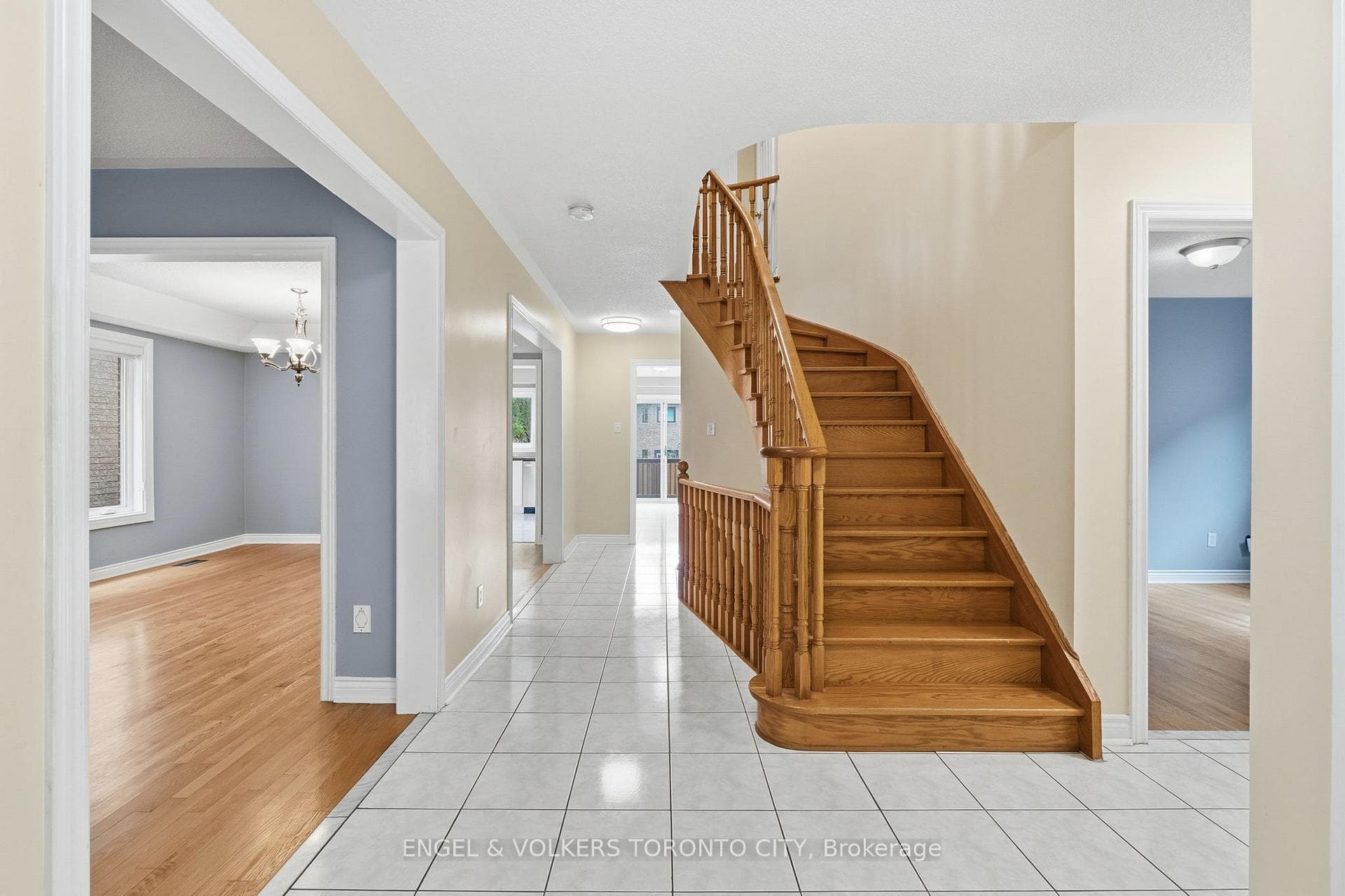 24 Timber Valley Avenue photo 5
