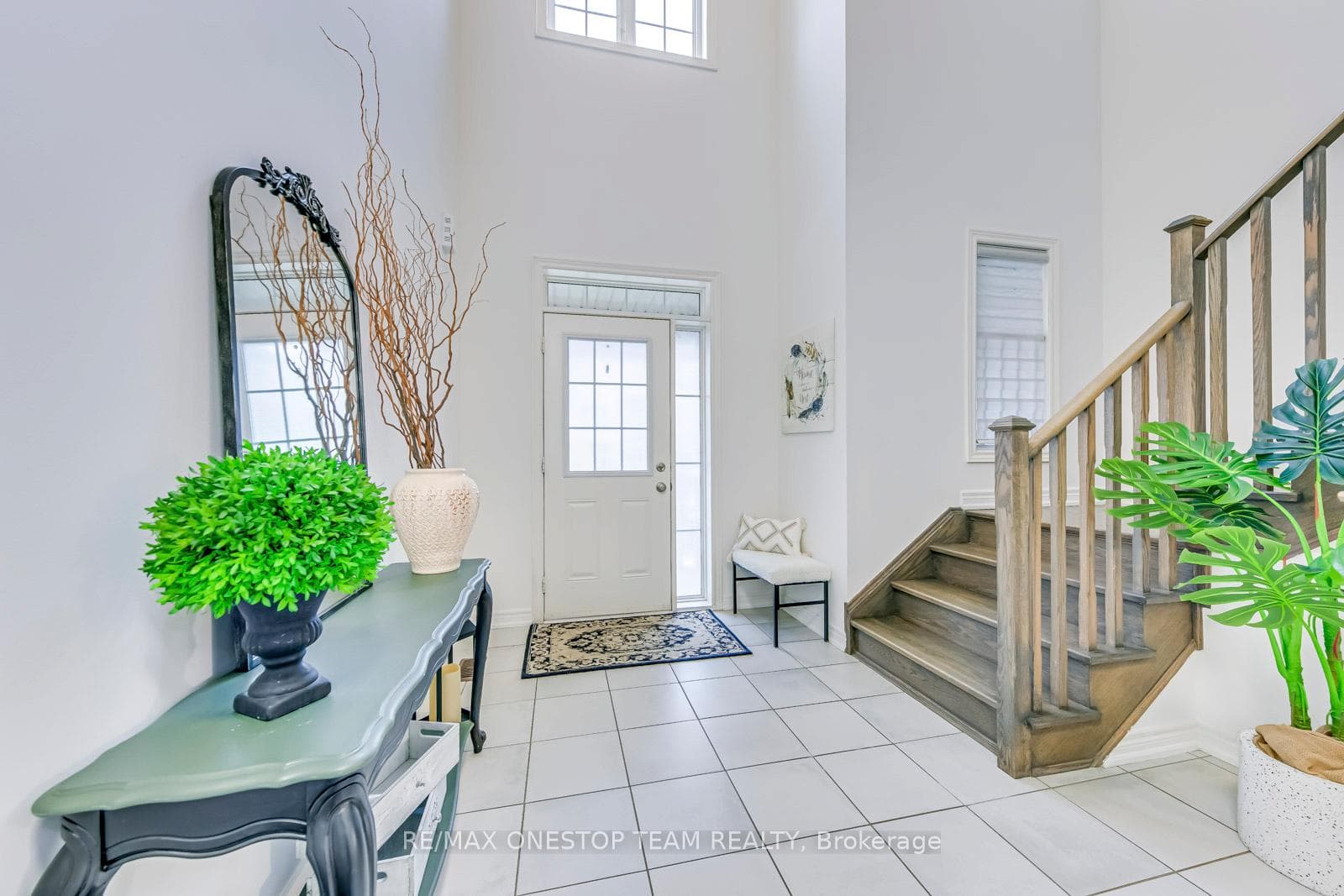 439 Silver Maple Road photo 4