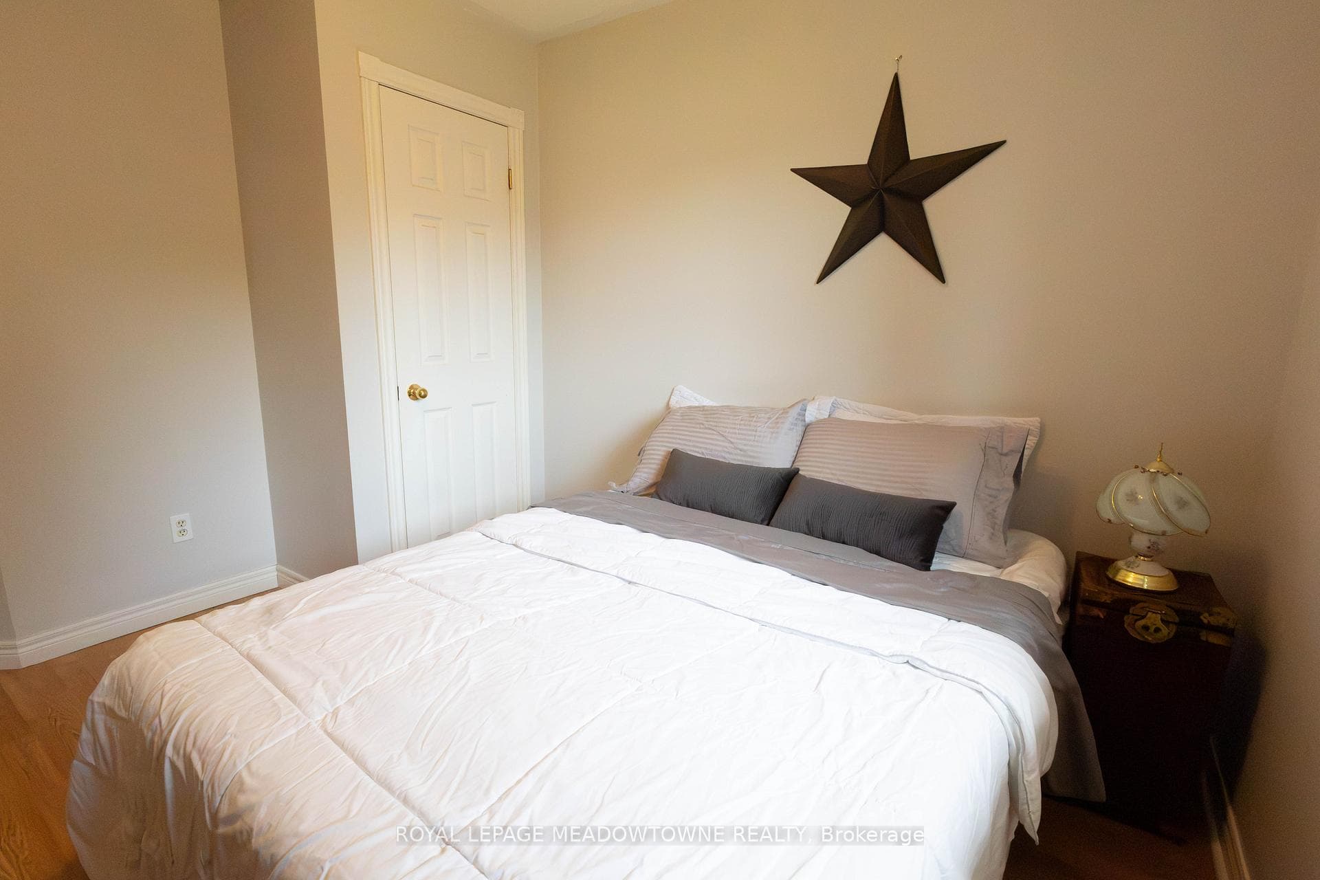 89 Royal Beech Drive photo 17