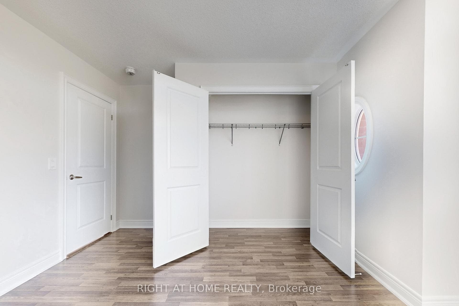 11 Robert Wilson Crescent photo 40