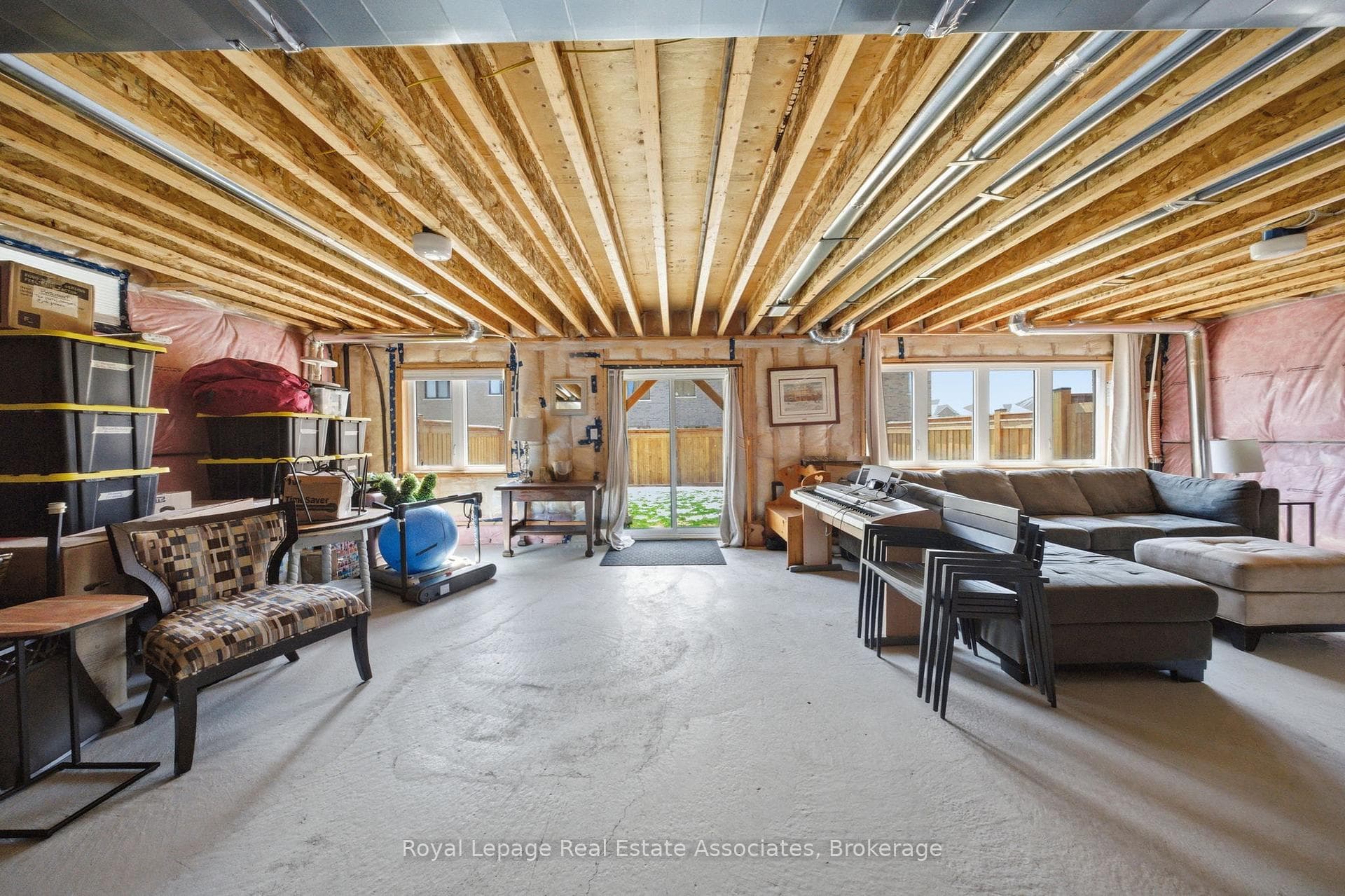 103 Northrop Avenue photo 38