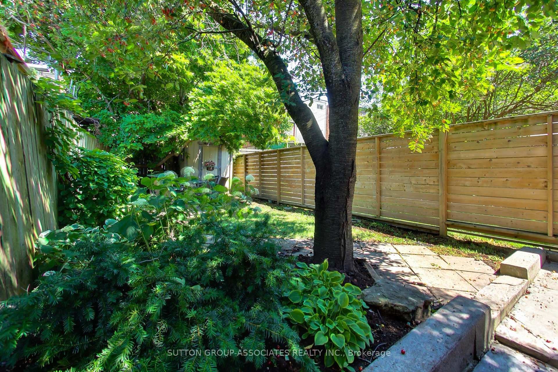 70 Marchmount Road photo 25