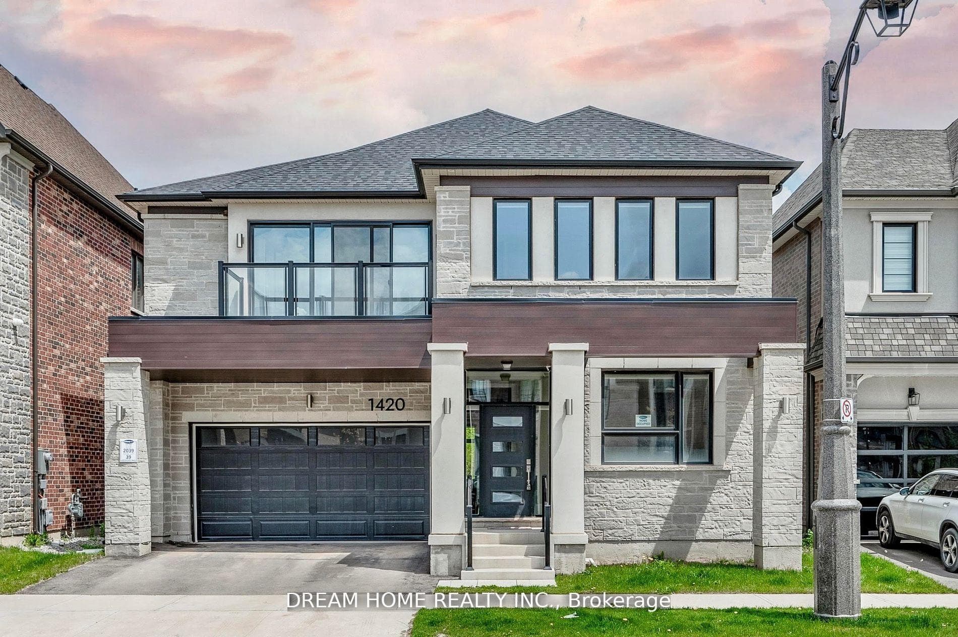 1420 Ford Strathy Crescent photo 1