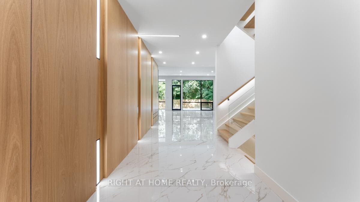 301 Lakeshore Road photo 5