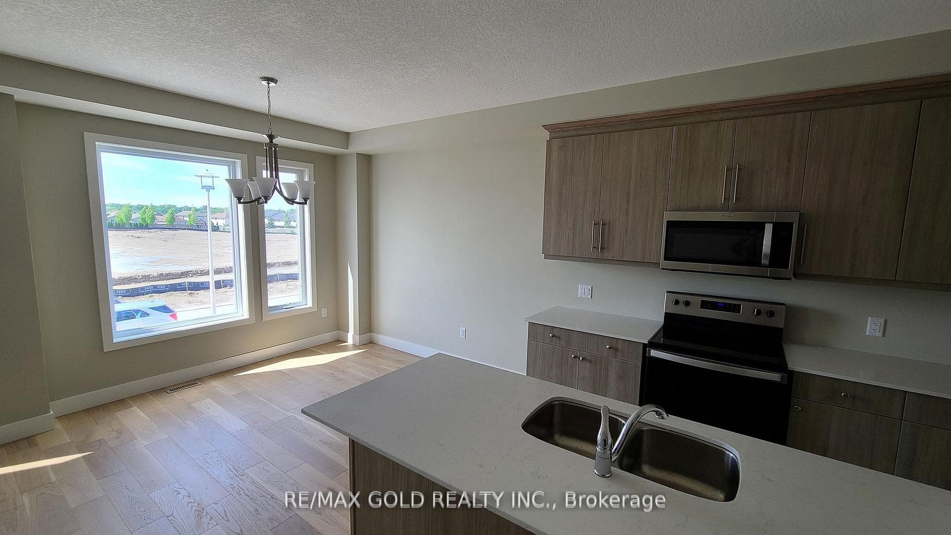 177 Edgevalley Road Unit 152 photo 10
