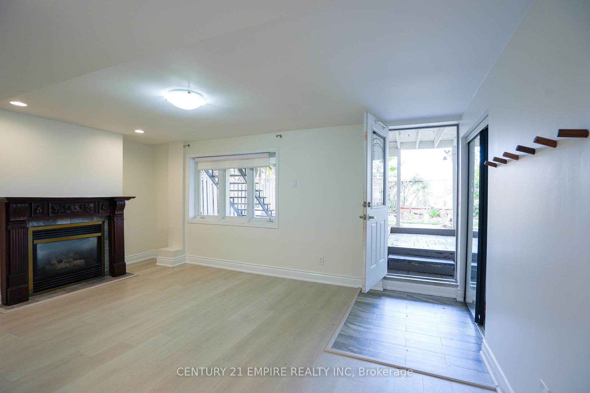 42 Parkins Drive photo 28