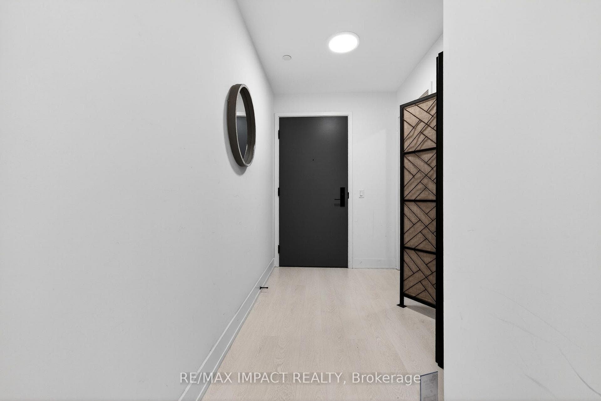 308 Jarvis Street Unit 813 photo 8