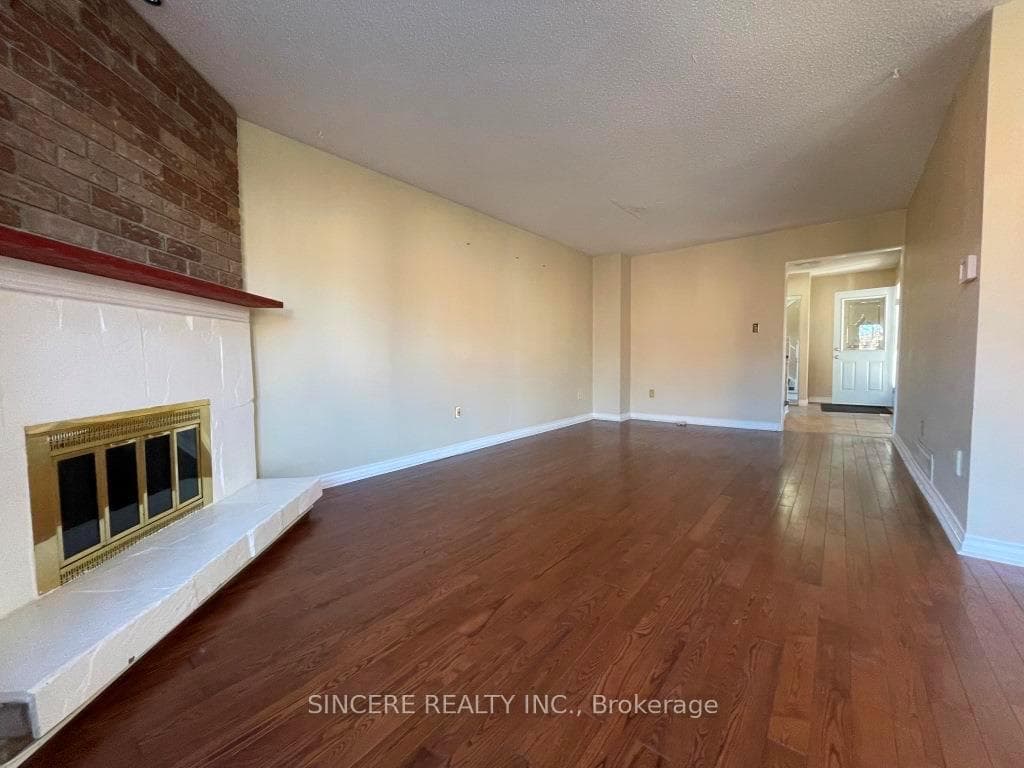188 Daniels Crescent photo 4