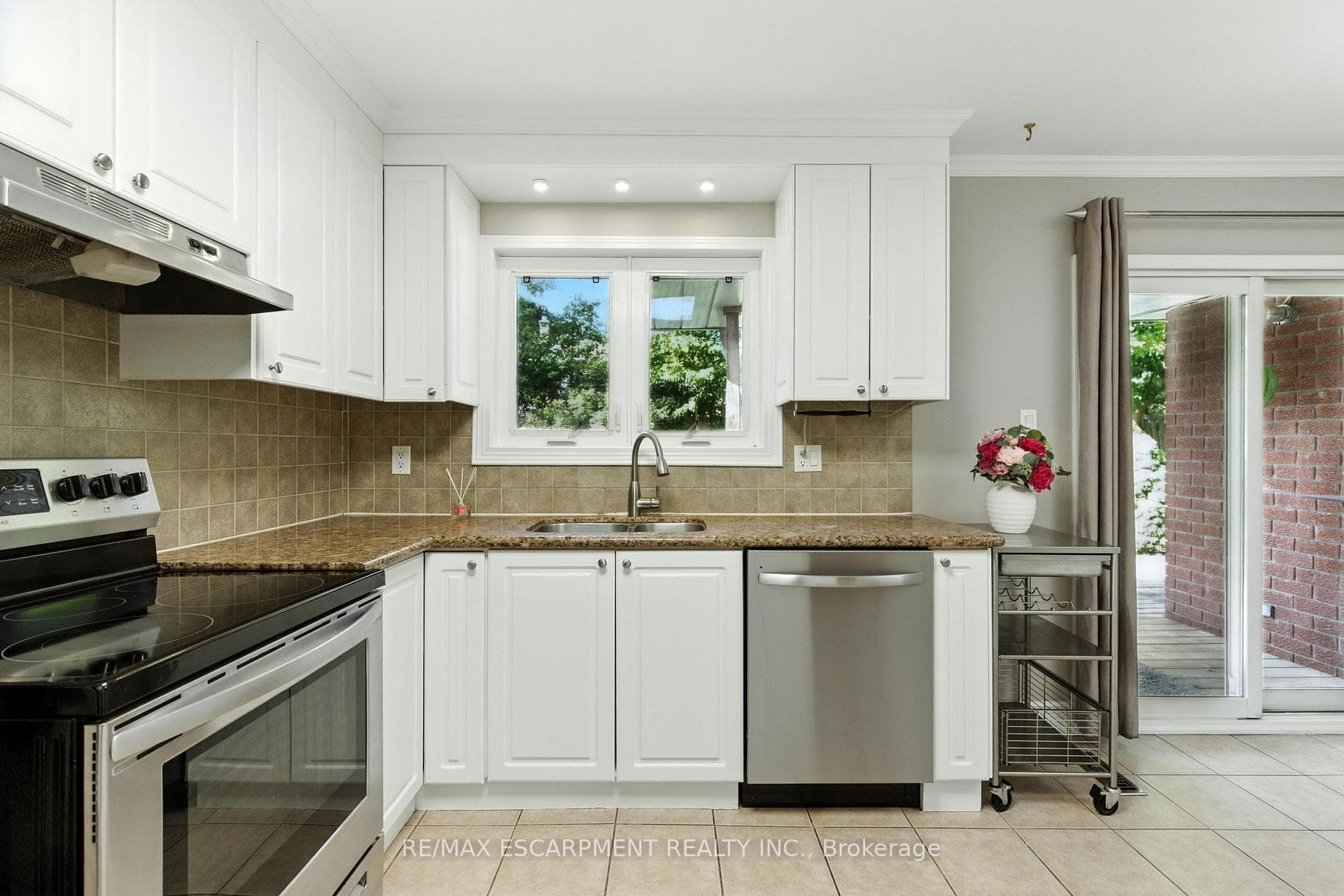 1624 Gallant Drive photo 5