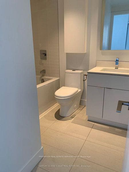 7 Grenville Street Unit 1105 photo 6