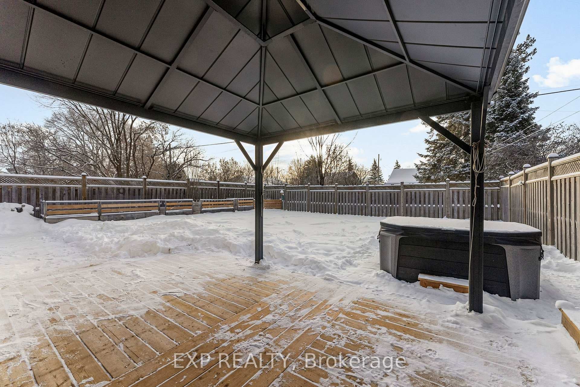 395 Lisgar Avenue photo 33