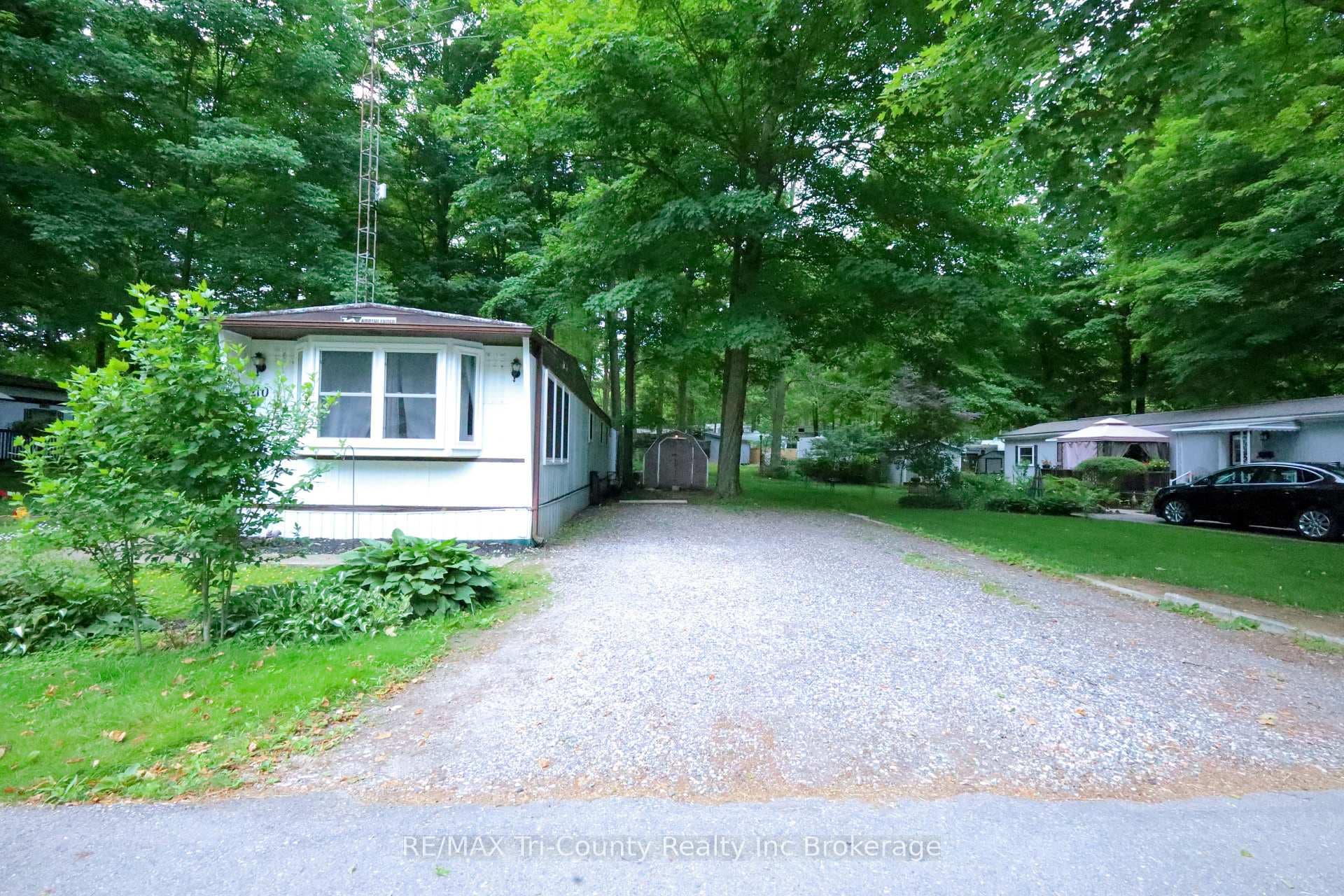 10085 Culloden (OakSt#210) Road photo 2