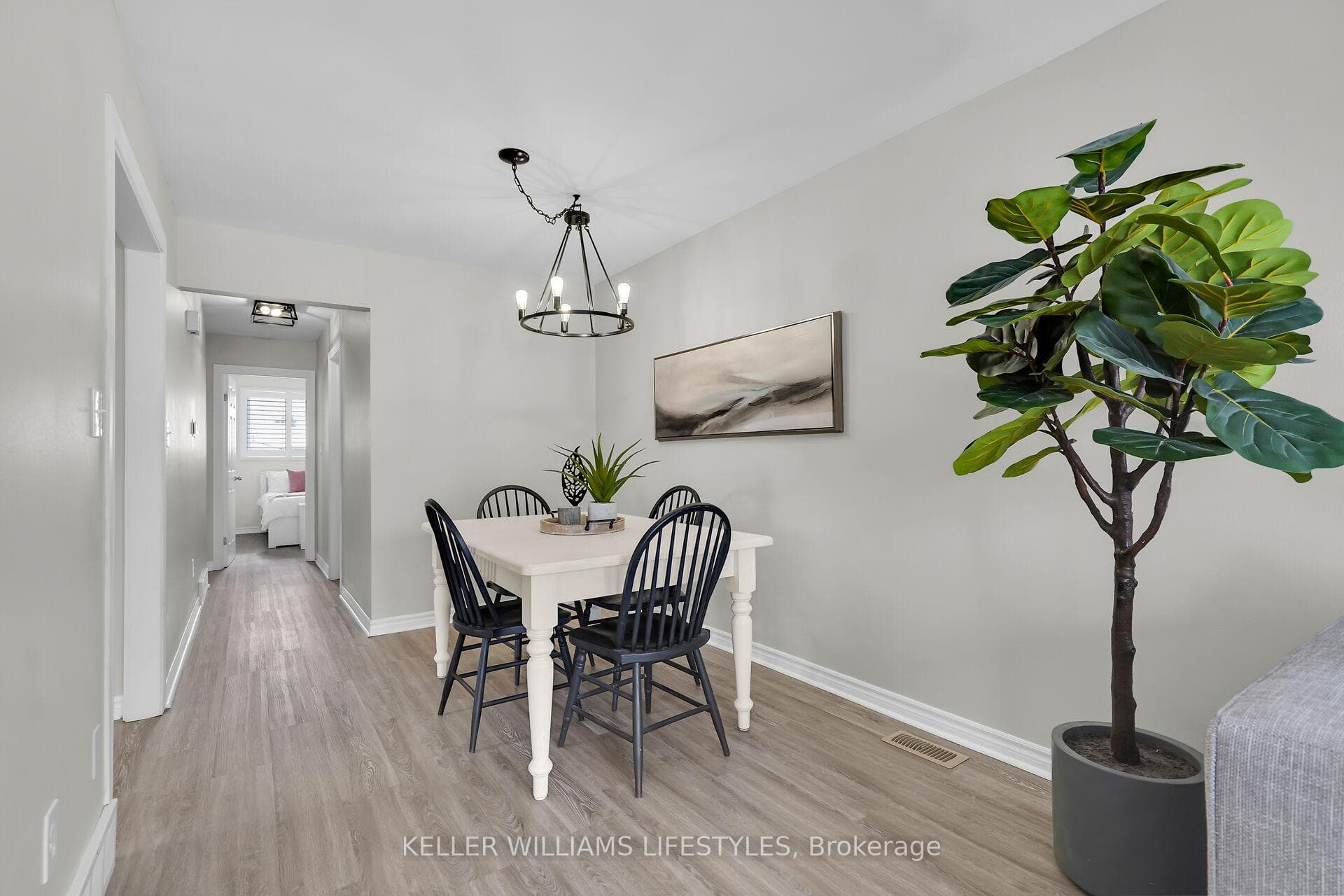 28 Vanier Place photo 8