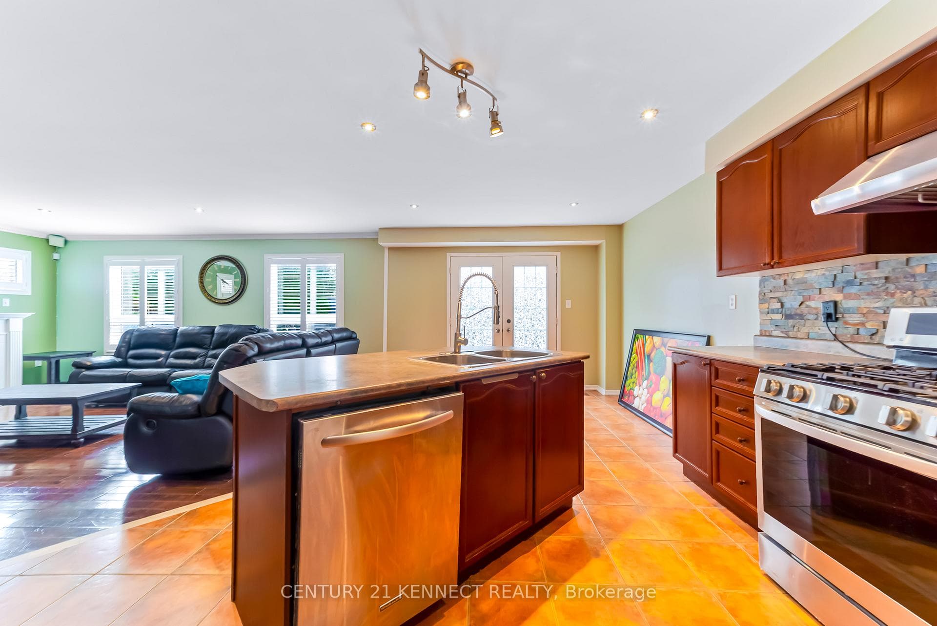 1566 Aldergrove Drive photo 16