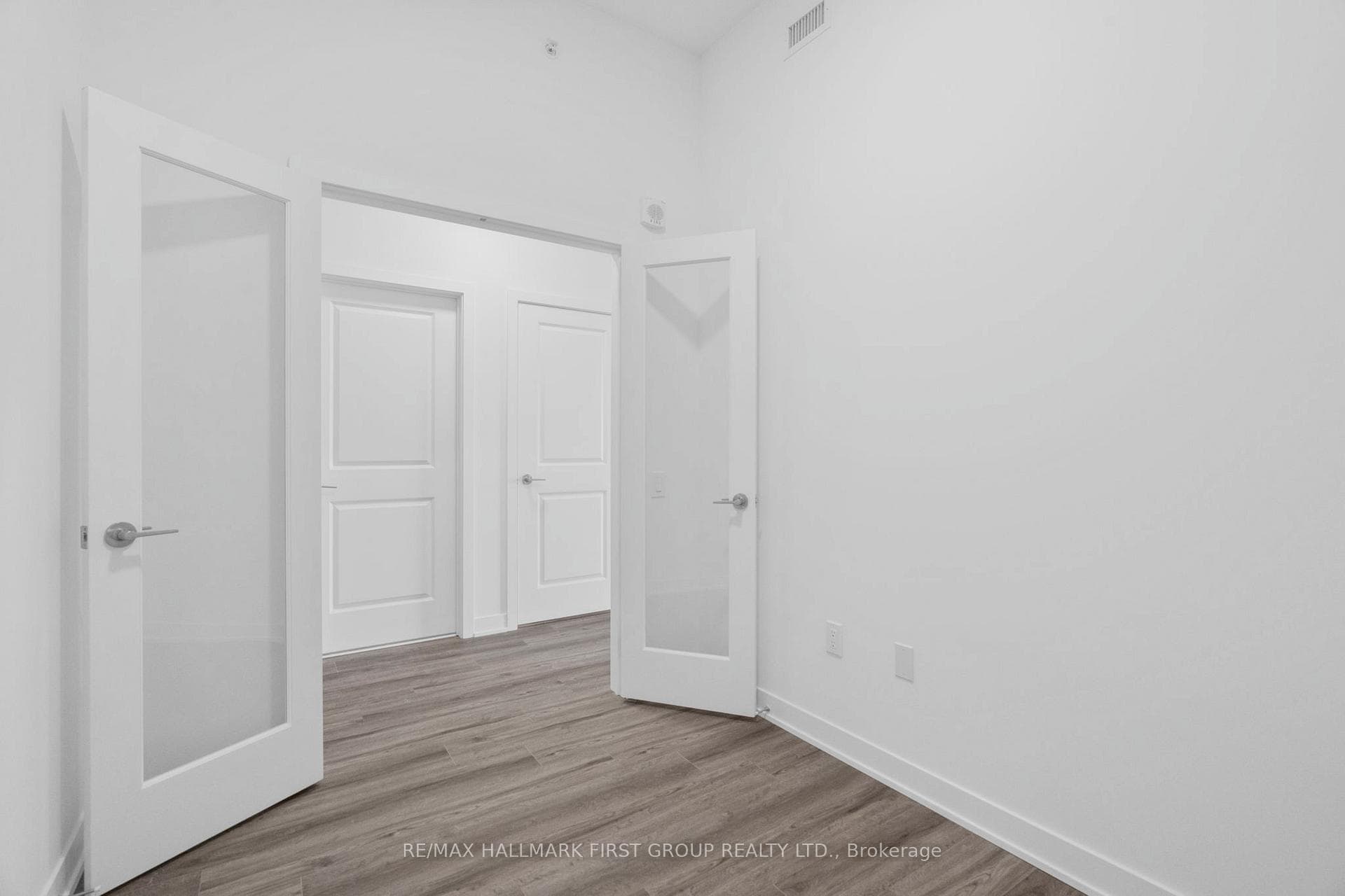 385 Arctic Red Drive Unit 107 photo 17