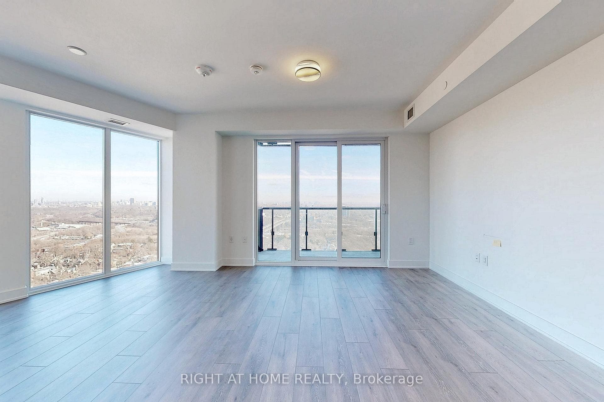 575 Bloor Street Unit 3103 photo 4