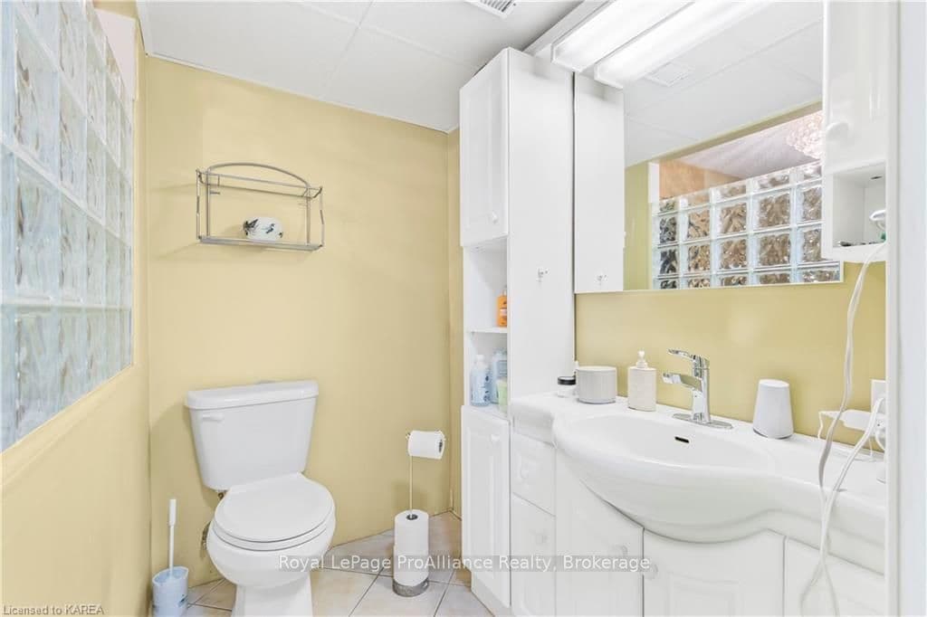 946 OLD COLONY Road photo 20