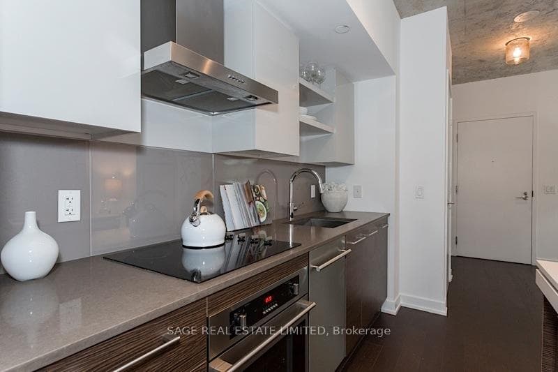 1030 King Street Unit LPH34 photo 2