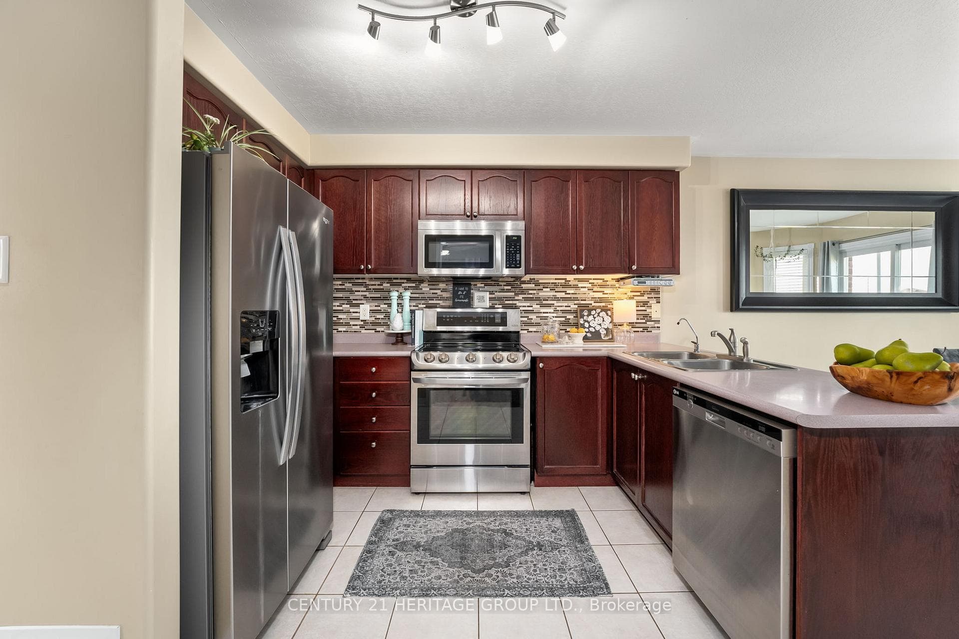 69 Smith Street photo 10