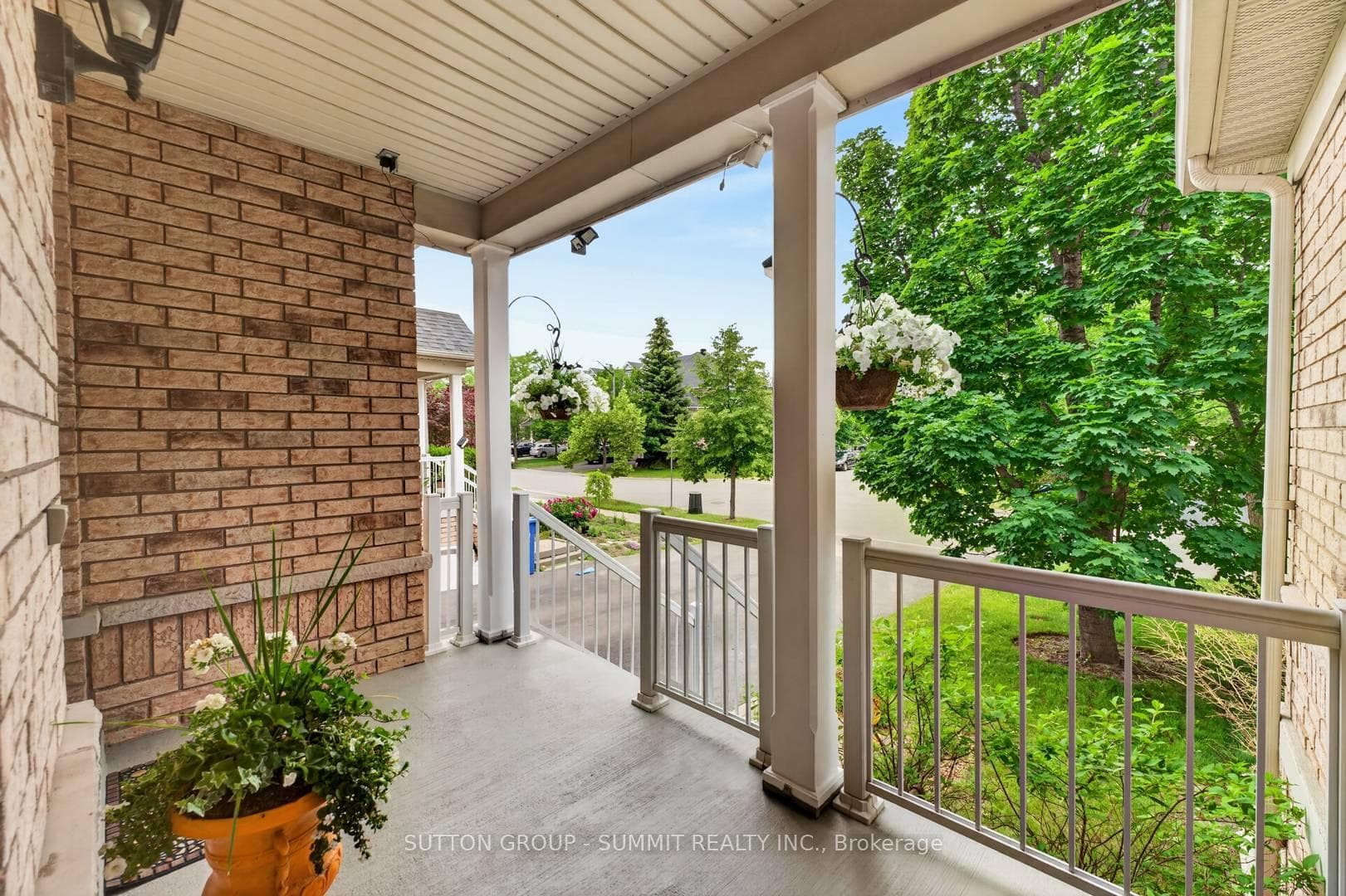 187 Kirkvalley Crescent photo 3