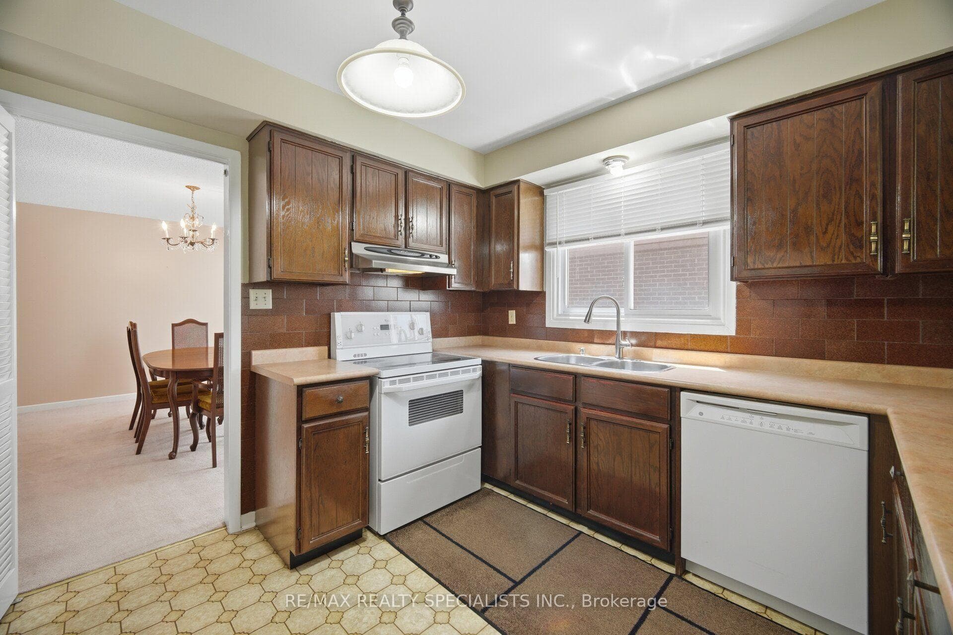 18 Jill Crescent photo 12