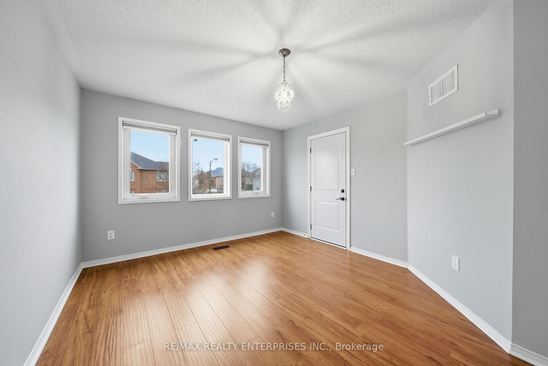 6930 Elliott Parliament Street photo 23