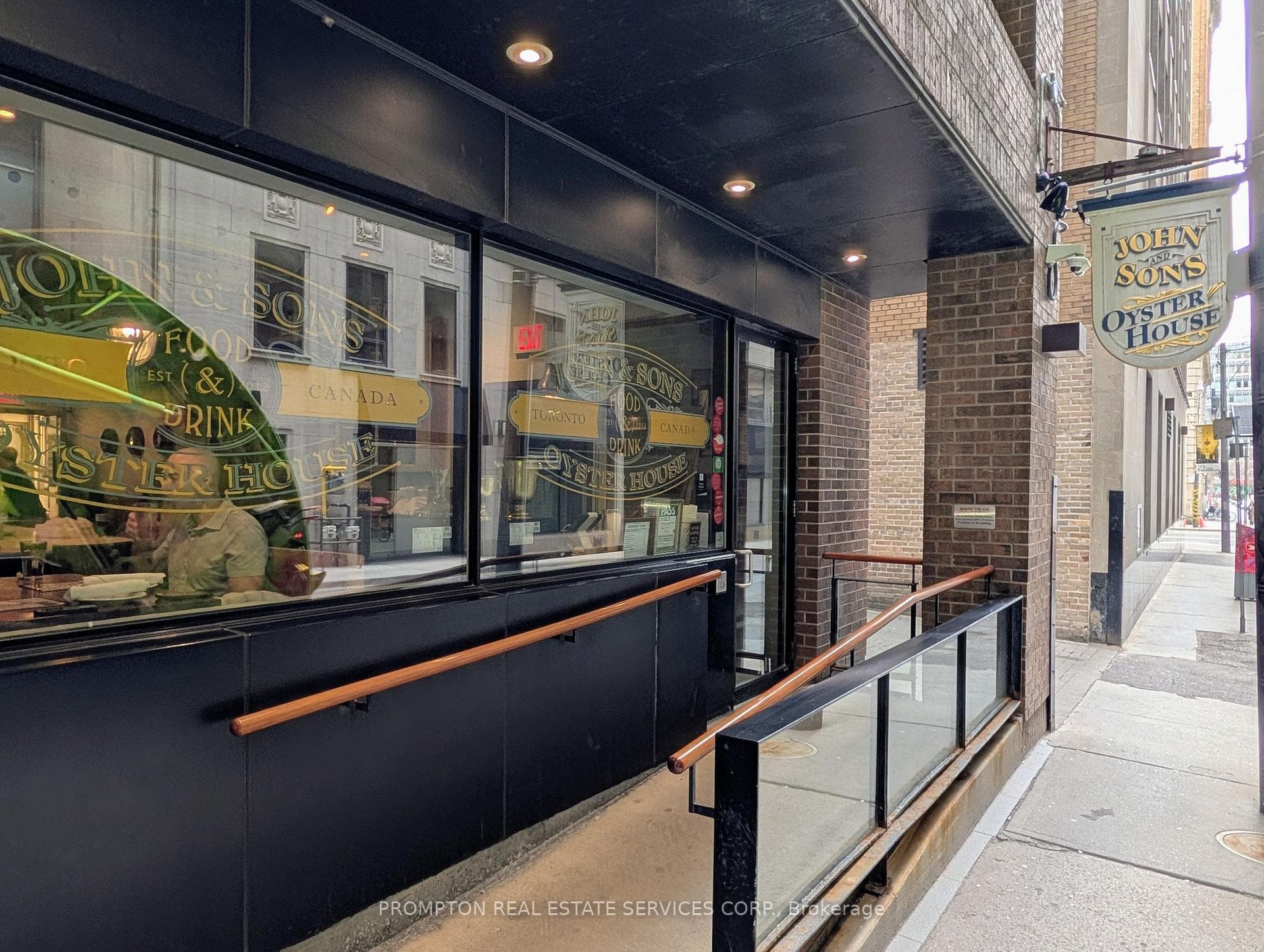 Refined restaurant around the corner