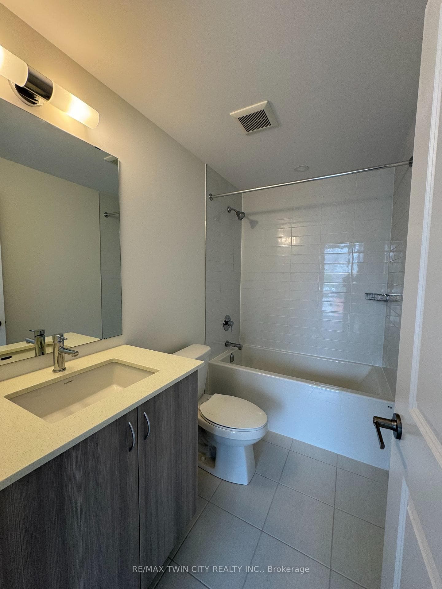 2273 TURNBERRY Road Unit 10 photo 8