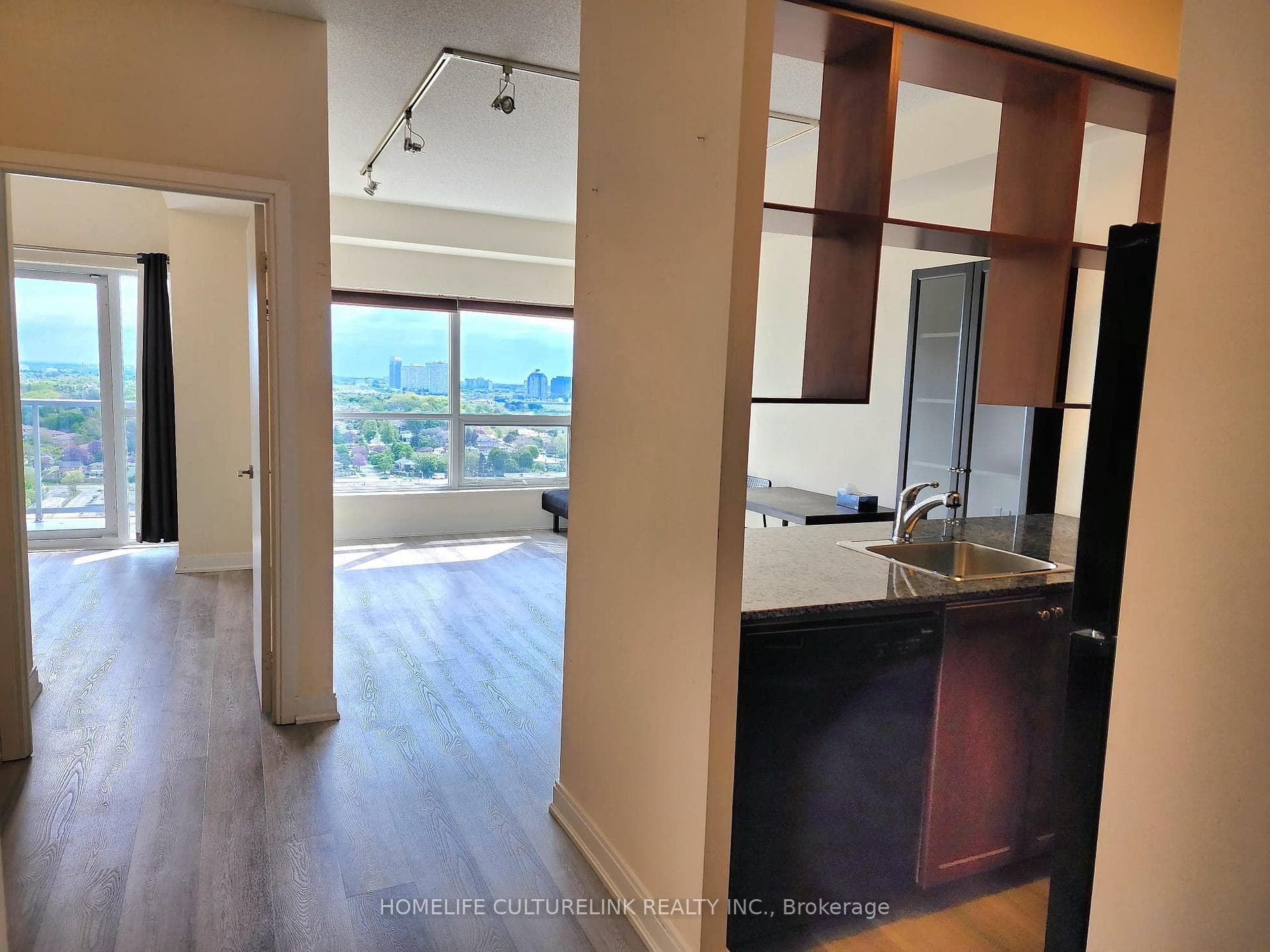 151 Village Green Square Unit 2209 photo 2