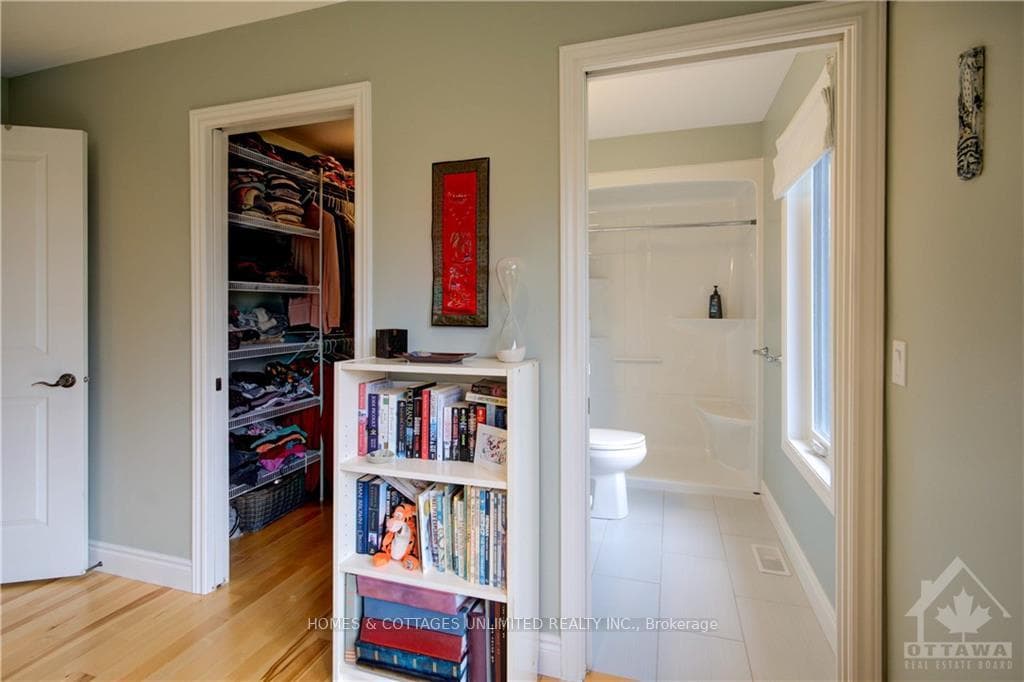 195 MAPLE Street photo 17