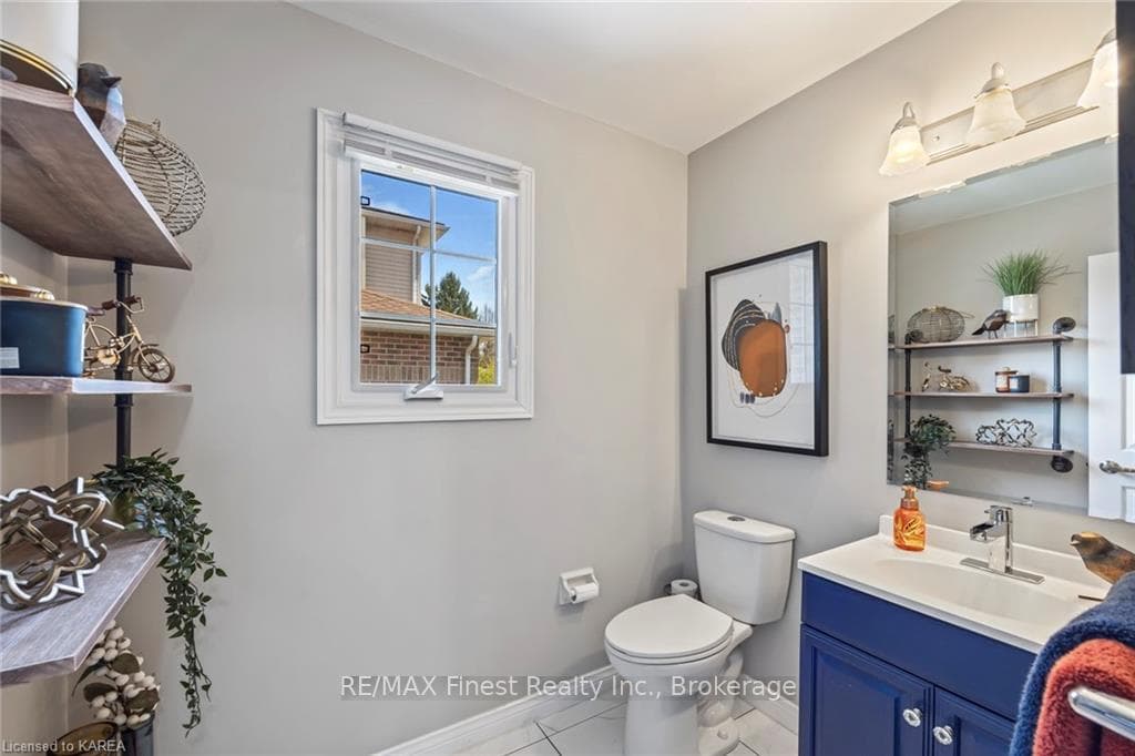 798 DAVIS Drive photo 19