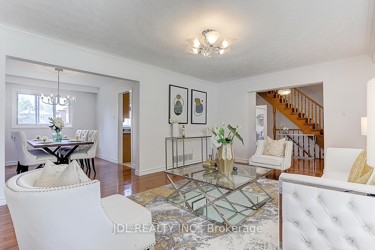 6 Taverly Road photo 14